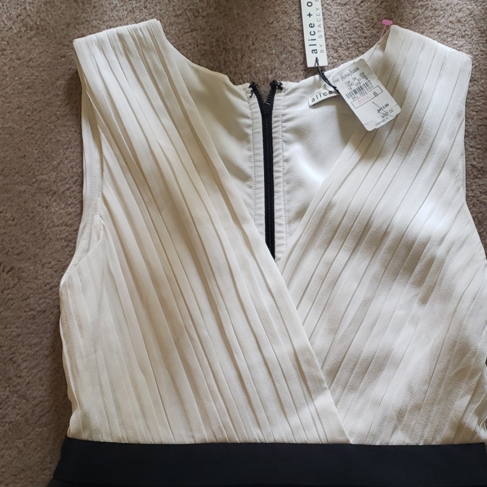 Alice and olivia fit n flare NWT open back dress - Picture 3 of 7